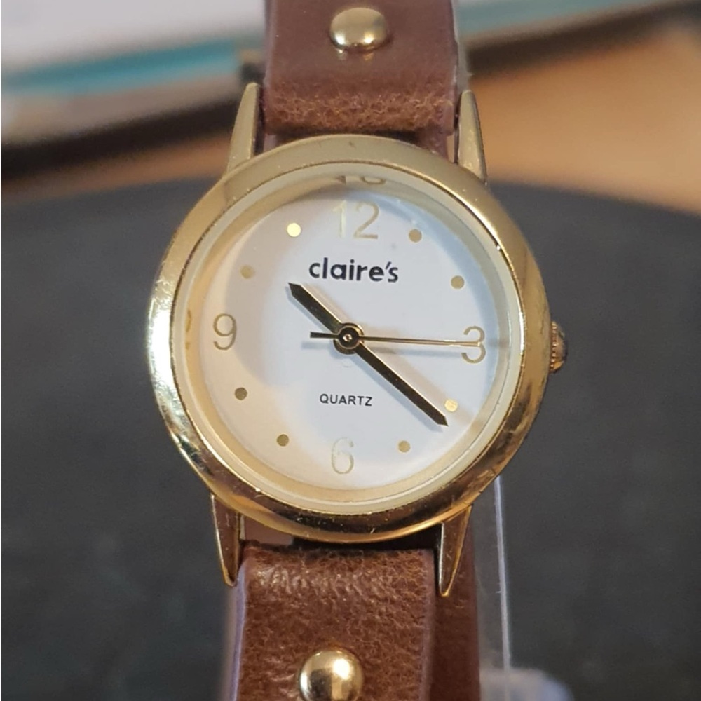 🦋10/$20🦋 Claire's Goldtone/White Rhinestone Leather Double Loop Women's Watch